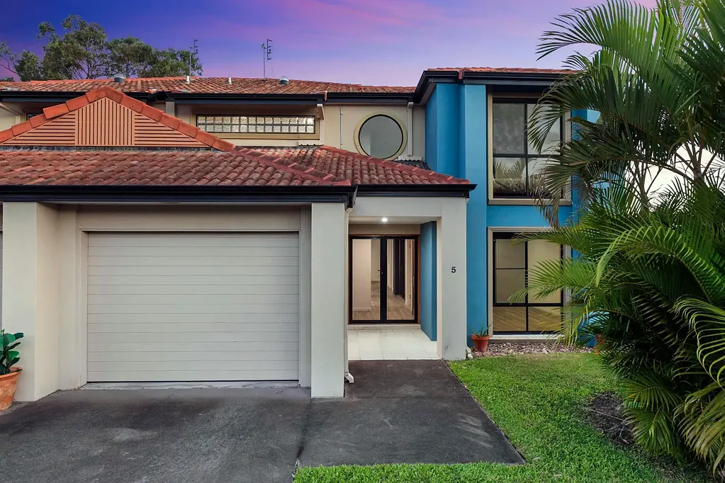 5/2 Barnstaple Street, Torquay, QLD 4655