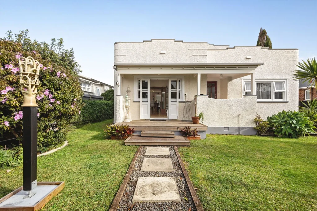 Point Chevalier 4 Slaapkamer Pt Chevalier | Professionals Real Estate