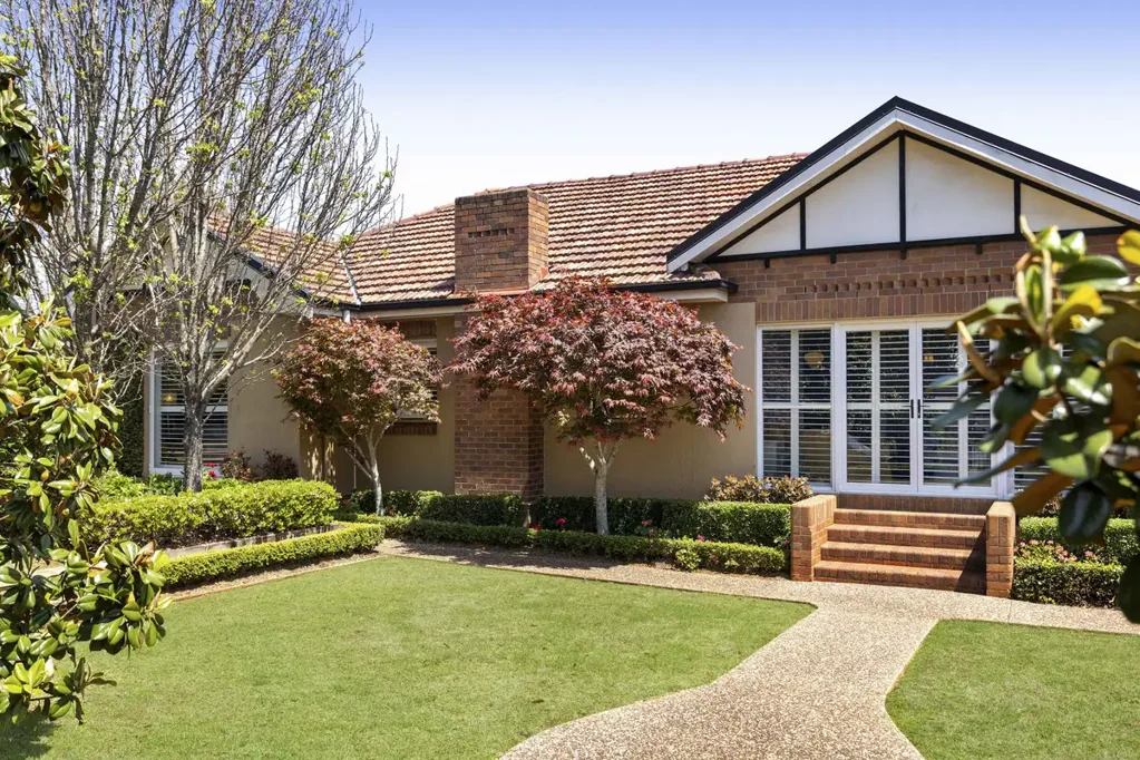 Rangeville 5Moenga Lovingly Restored 1950s Art Deco Masterpiece