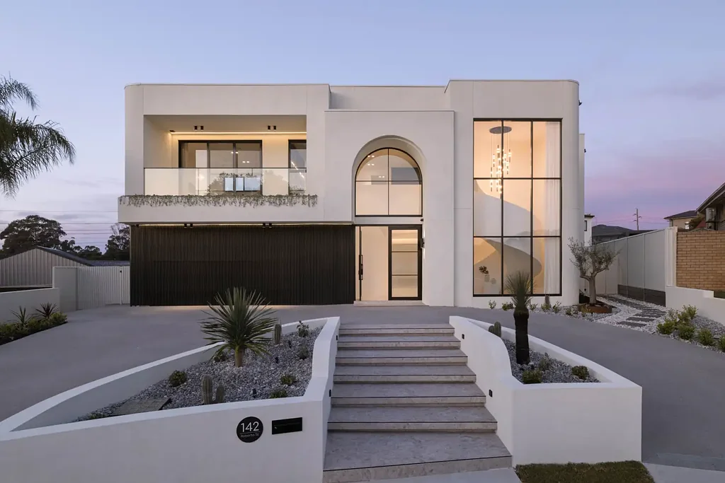 Greystanes 6ਬੈੱਡਰੂਮ SOLD BY RAY WHITE PARRAMATTA GROUP