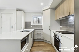3b Manikato Way, Port Macquarie