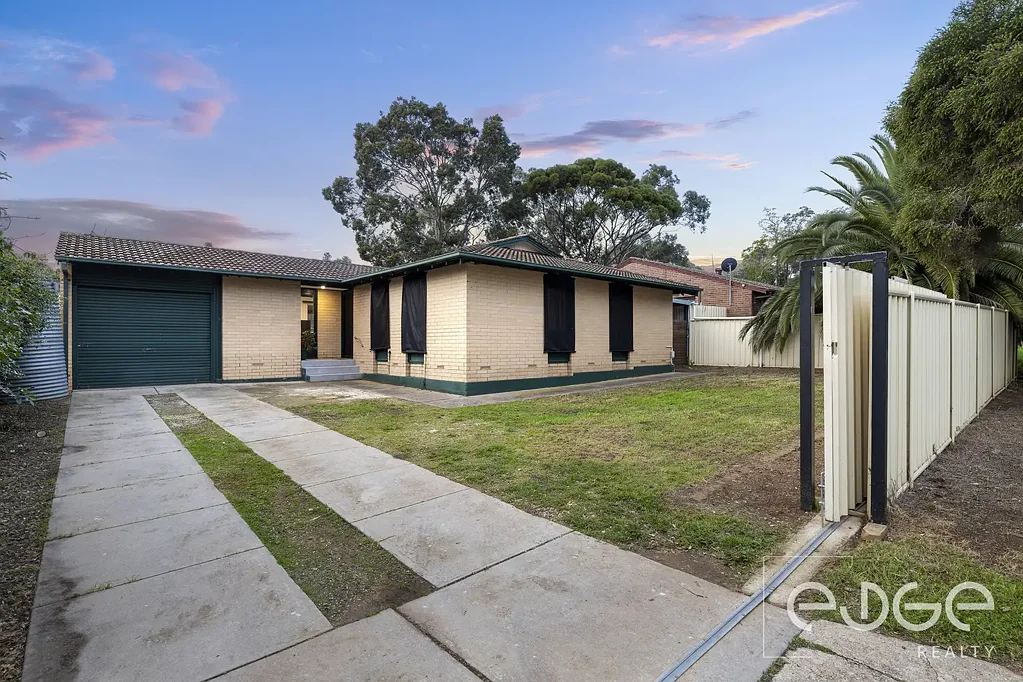 Elizabeth East 3 Slaapkamer Develop, Invest or Move Straight In!