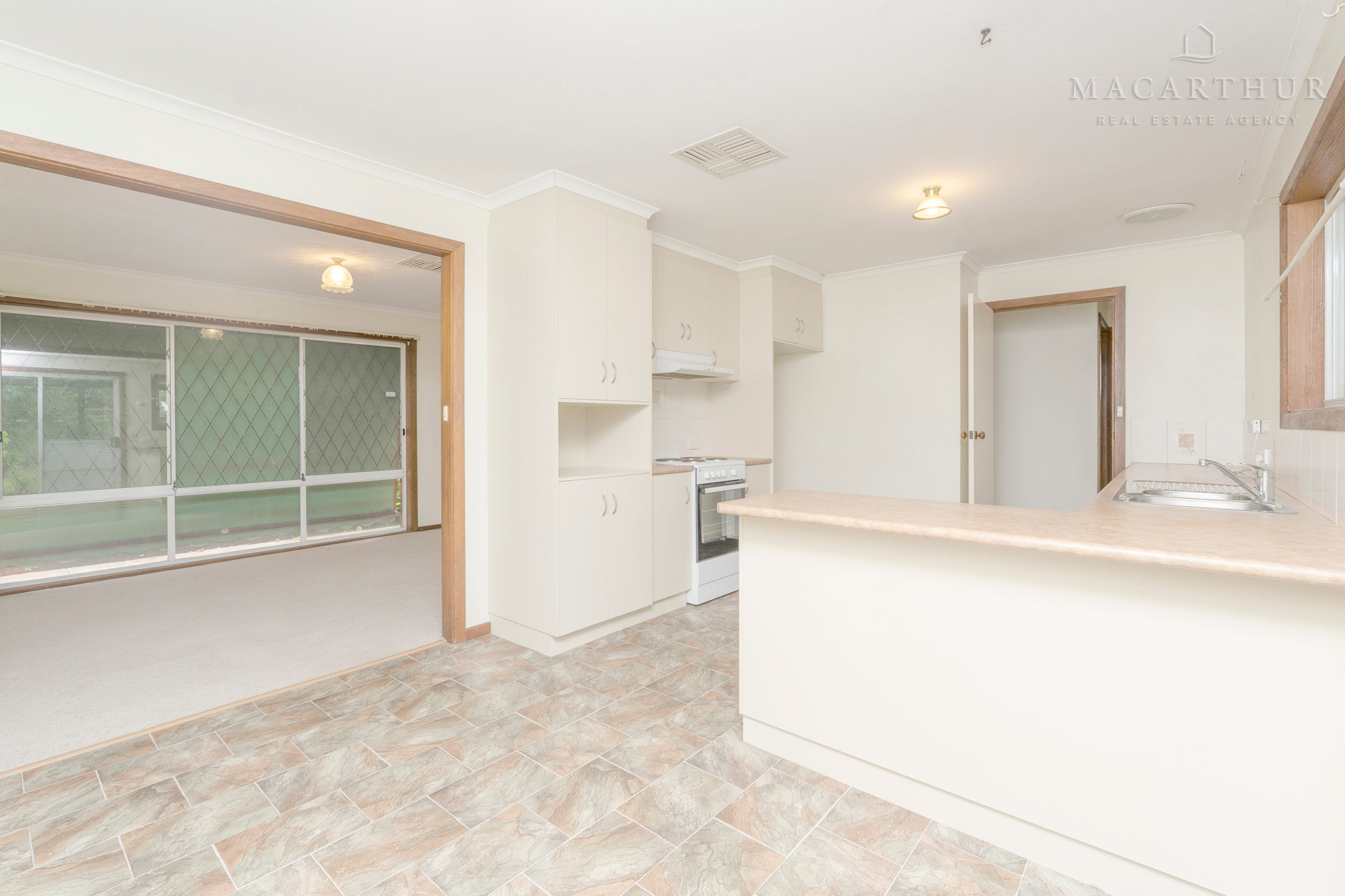 13 BANDERA AV, GLENFIELD PARK NSW 2650, 0 habitaciones, 0 baños, House