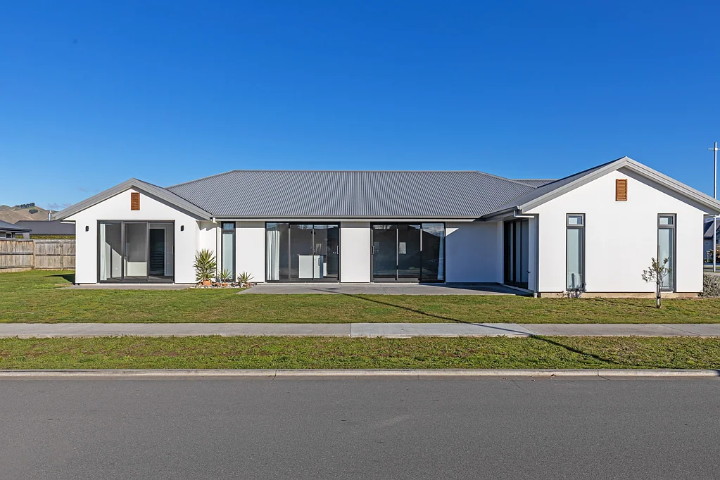 Burleigh 4Habitaciones Super Suntrap - 2020 Residence Ready For You Now!