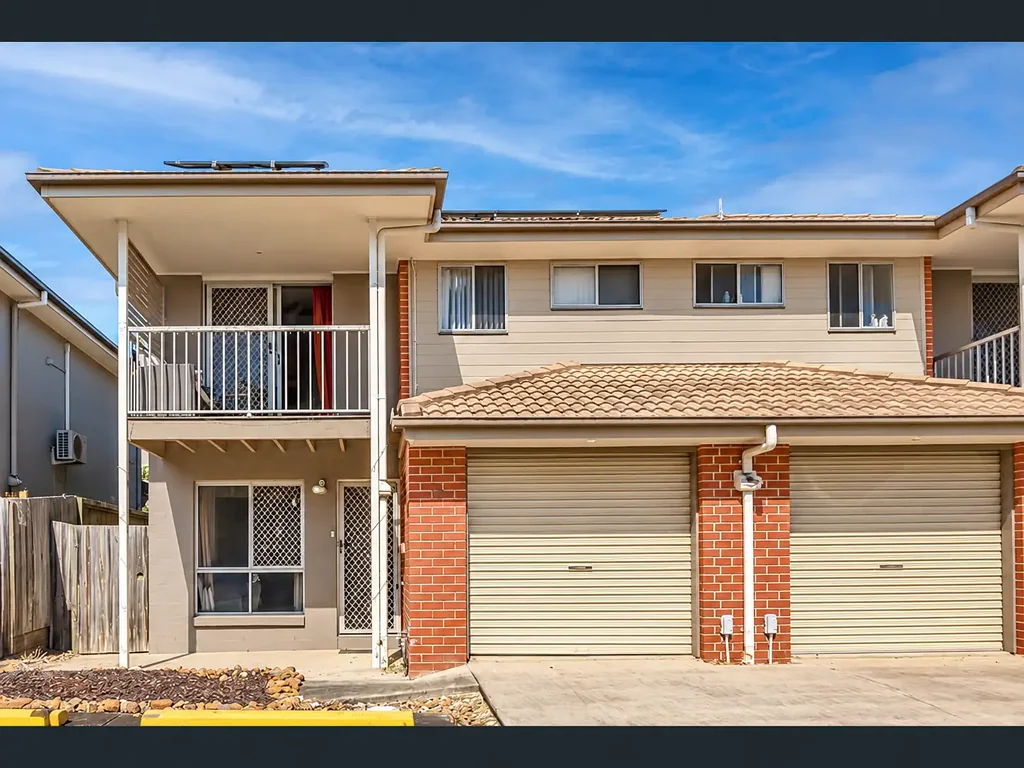 Murrumba Downs 3房 宽敞联排别墅生活，带私人阳台和户外娱乐区 Spacious Townhouse Living with a Private Balcony & Outdoor Entertaining