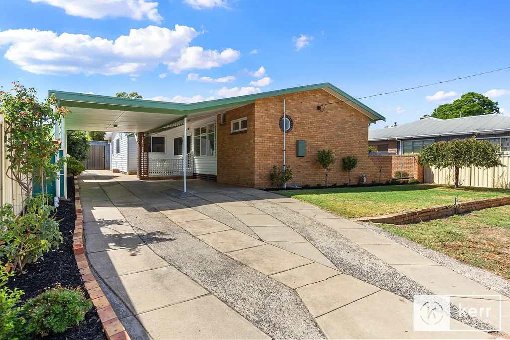 Cobram 3 Bedroom Charming Home