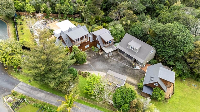 18 Dene Court Lane, Greenhithe, North Shore City