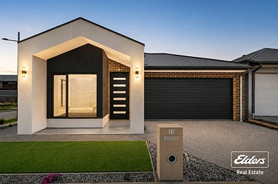 Werribee 4房 全新的现代家庭生活在河滨步道的中心 Brand-New Contemporary Family Living in the Heart of Riverwalk