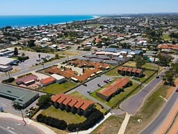 2/125 Railway Street, Bluff Point