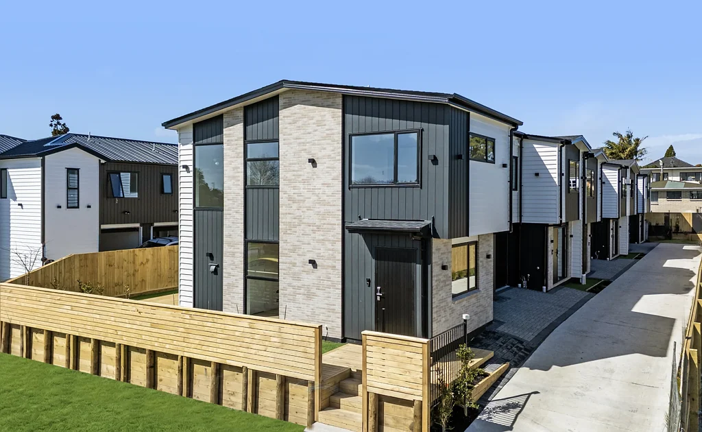 Papatoetoe 3 Bedroom Quality & Style - Walk To Middlemore Hospital