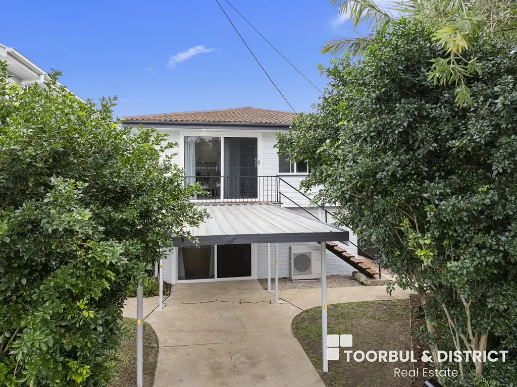 Redcliffe 3Moenga Dual Living Potential!