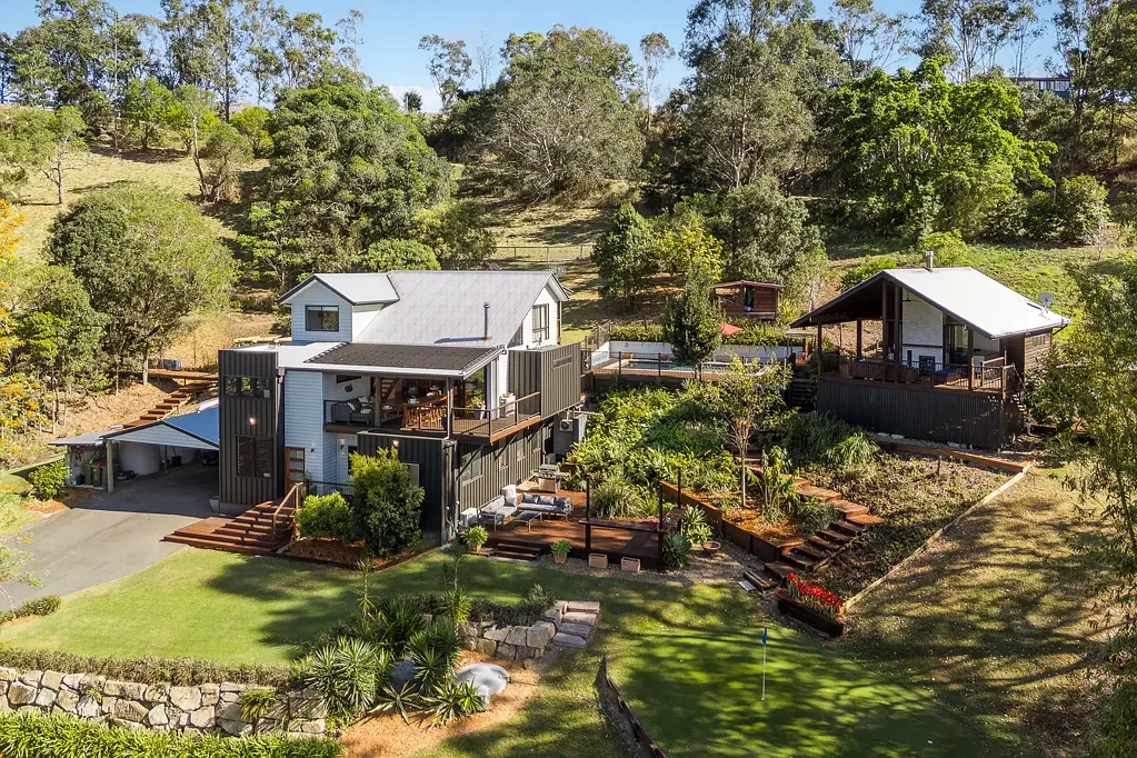 4 Alpine Drive, Draper, QLD 4520