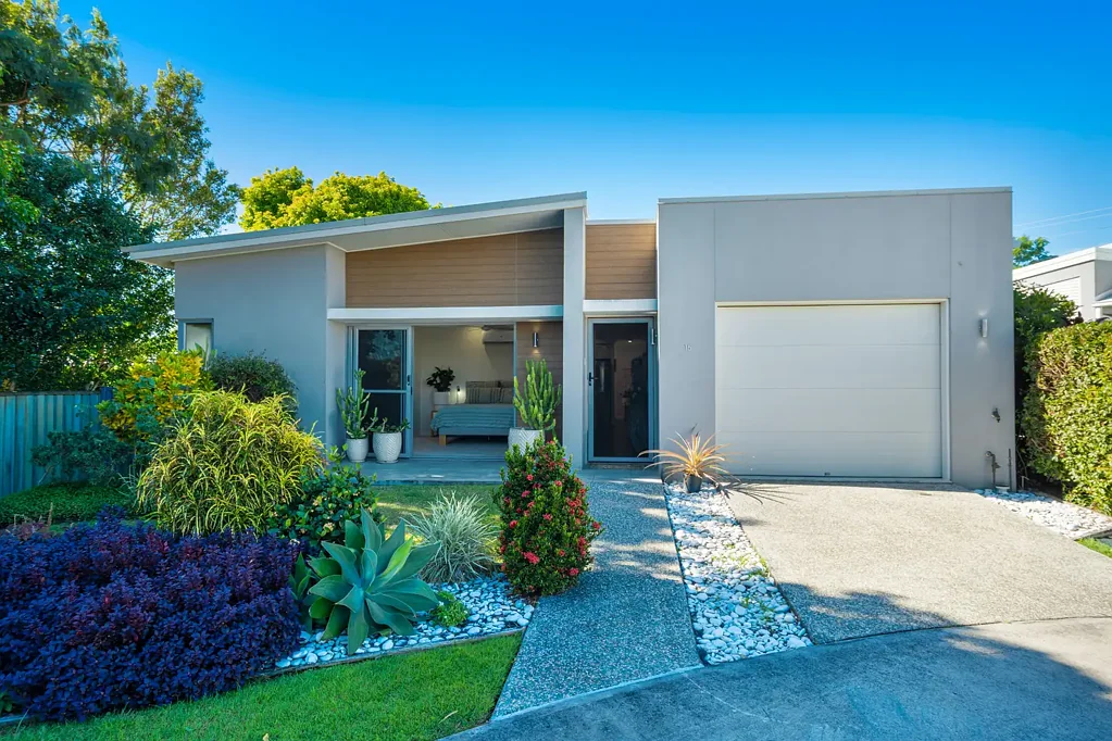 Sandstone Point 3chambre Relaxed, Secure Living for Over 50s at Orianna