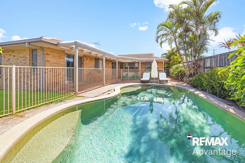 Manly West 4部屋 Prime "Fish Streets" Position - Family Comfort with Strong Investment Appeal