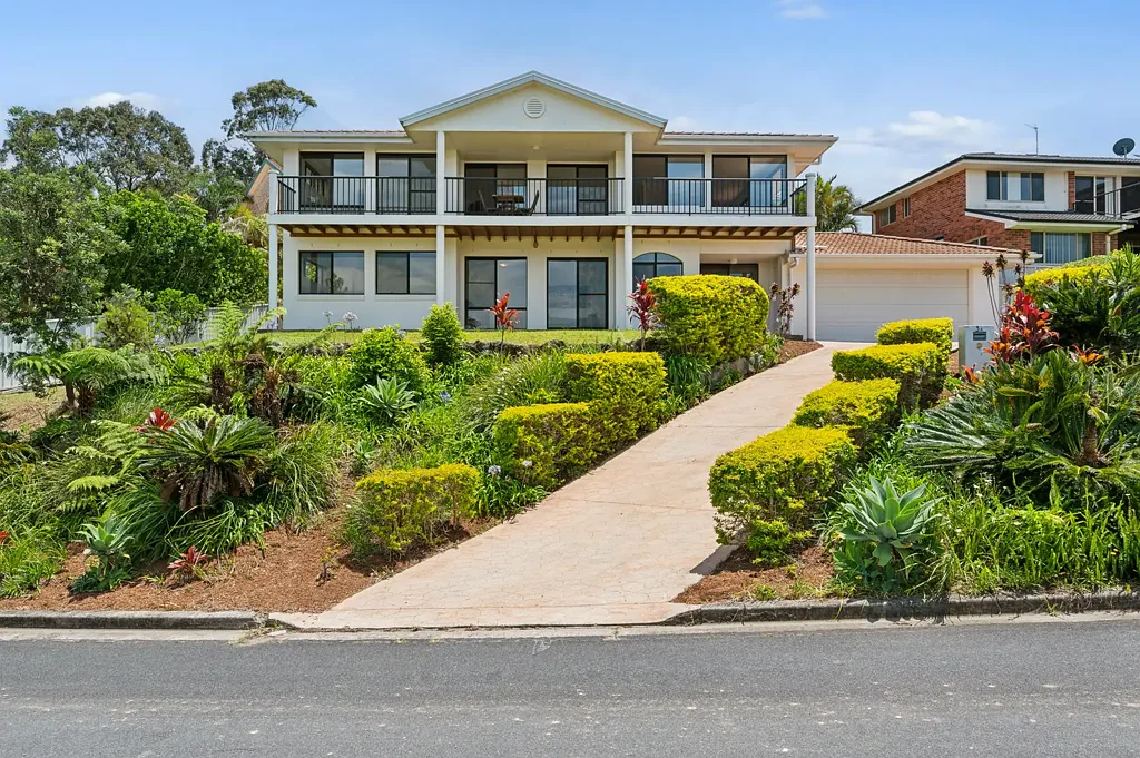 Sapphire Beach 4 Bedroom Ocean Views and Coastal Elegance
