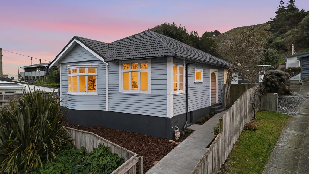 Owhiro Bay 3Kwarto BEAUTIFULLY RENOVATED 1920s CHARACTER BUNGALOW