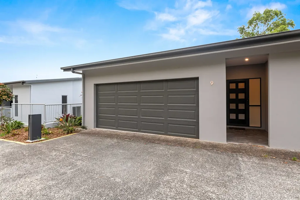 9 & 10/4 Fleay Court, Burleigh Heads, QLD 4220