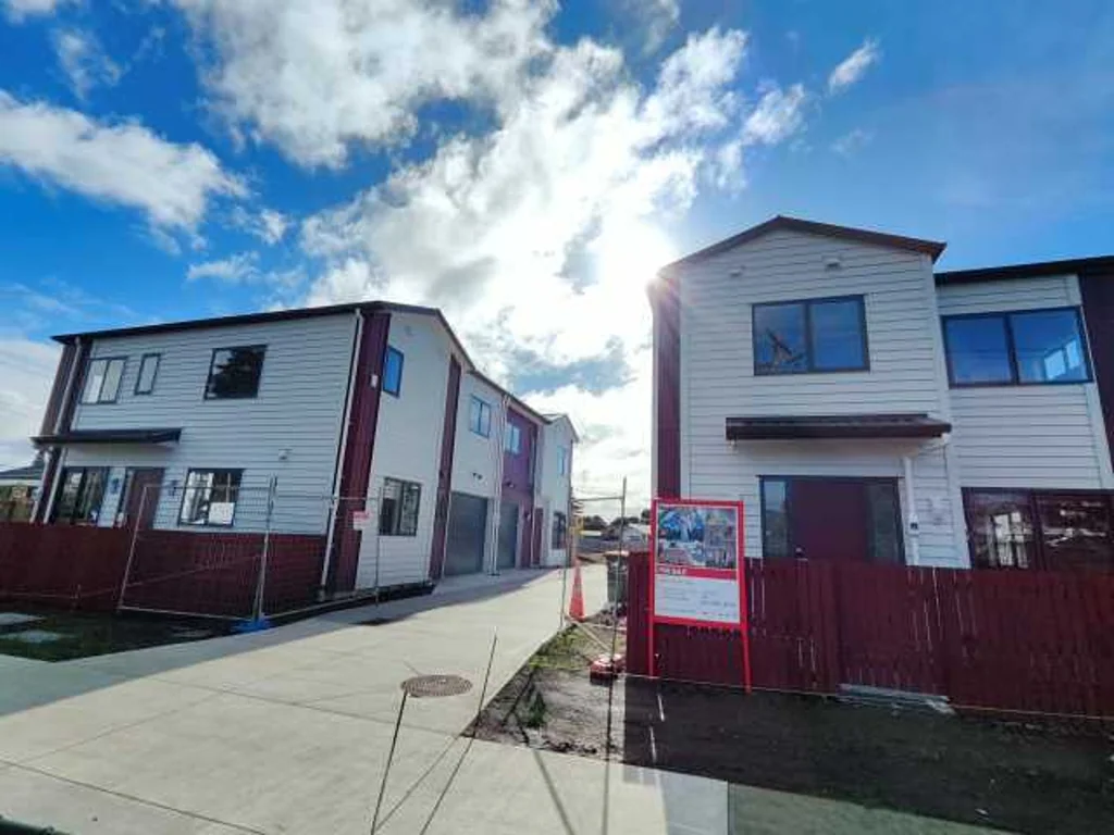Papatoetoe 3Phòng ngủ Simple and Elegant