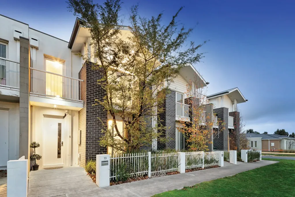 Alfredton 4房  Modern Family Living Opposite Parklands in Prime Alfredton Location