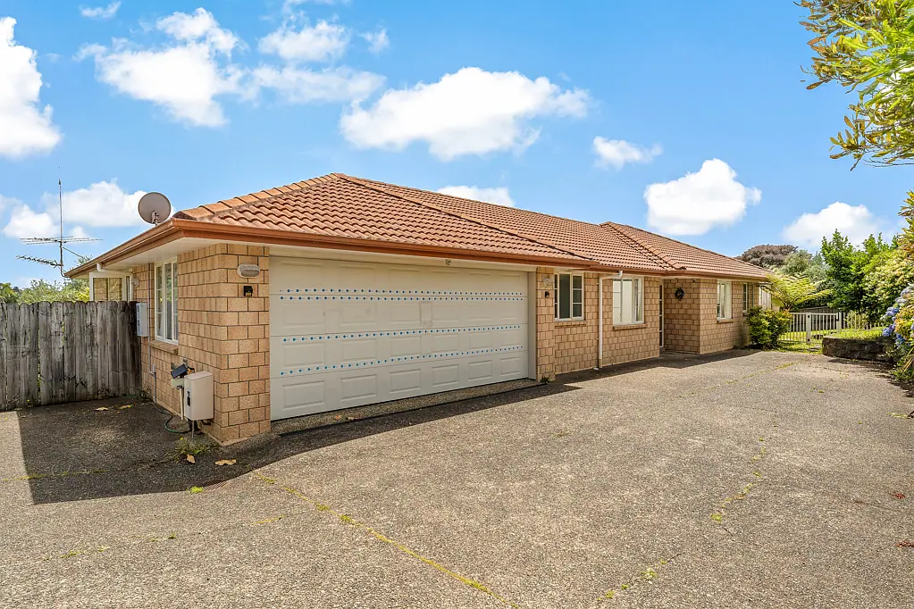29 Leafield Crescent, Henderson, Waitakere City, Auckland