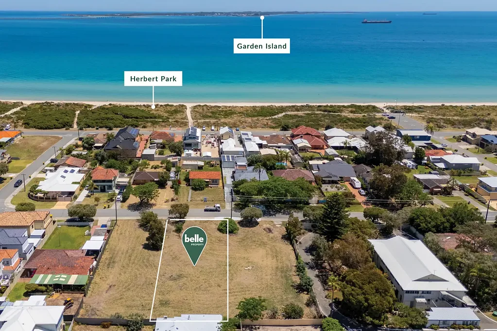 Rockingham Rare 1018sqm block - perfect for home or development.