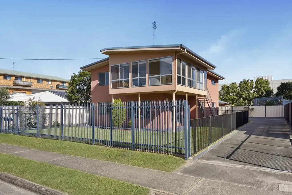Tweed Heads 6 Bedroom Income Now. Lifestyle & Growth Opportunity for Generations to Come.