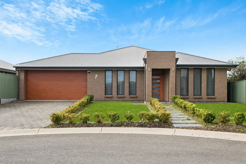 Normanville 4ห้องนอน Spacious & Modern Family Living