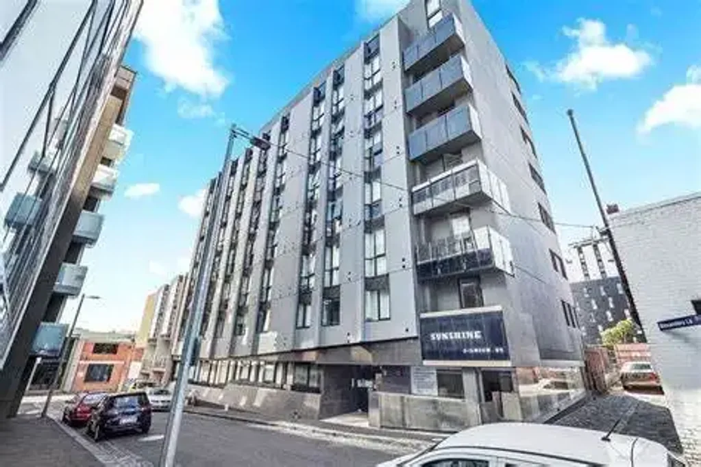 Studio apartment in North Melbourne Single student only