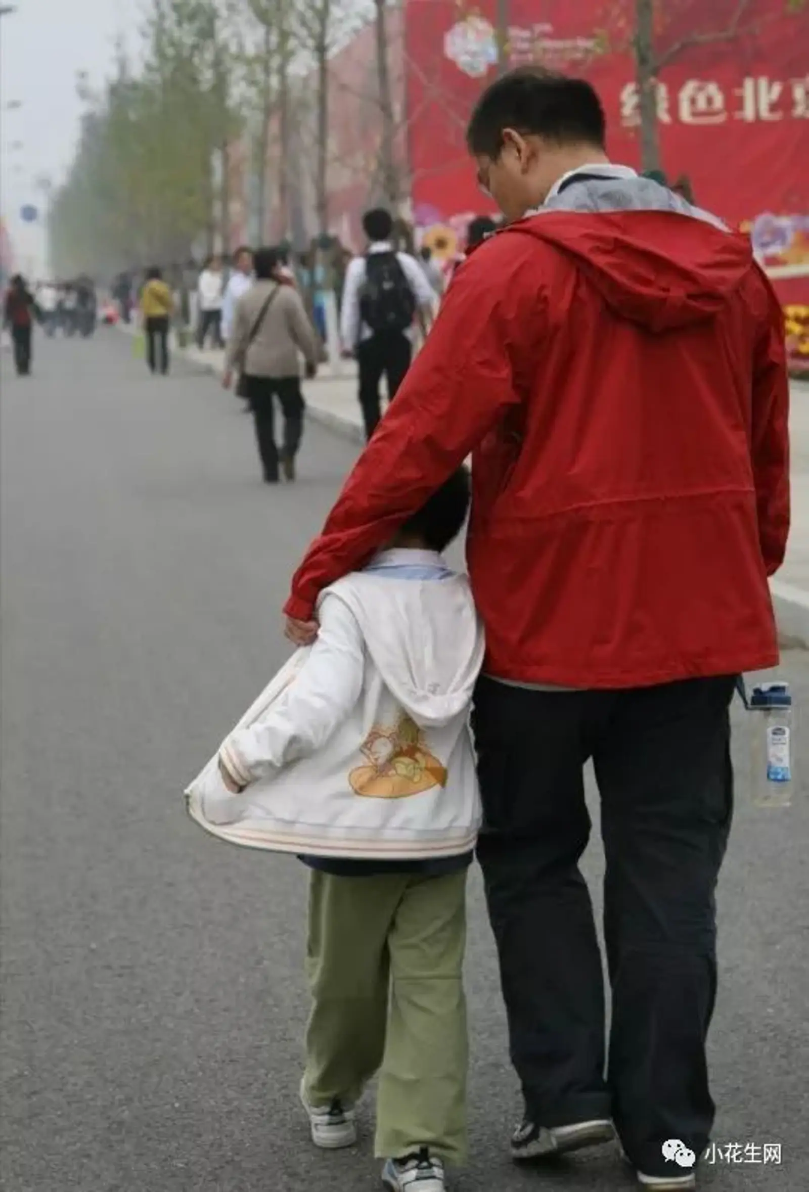 隔了7年养了二娃，来说说我为什么感觉这些年育儿压力越来越大...