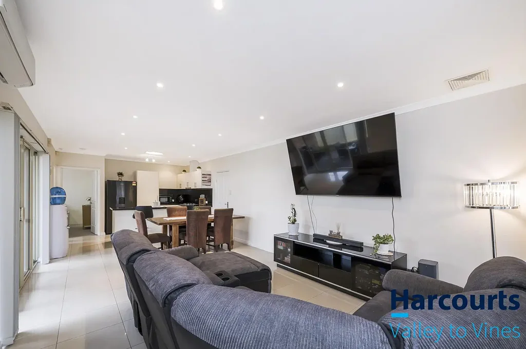 Nollamara 3房  Contemporary Comfort, Privacy & No Strata Fees