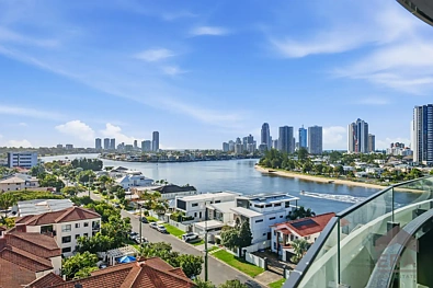 Surfers Paradise 2房  Owner on Bridging Finance wants it sold today  - Expansive Brand New 132m2 Two Bedroom Corner Residence-  move in 2 weeks - Luxury Facilities