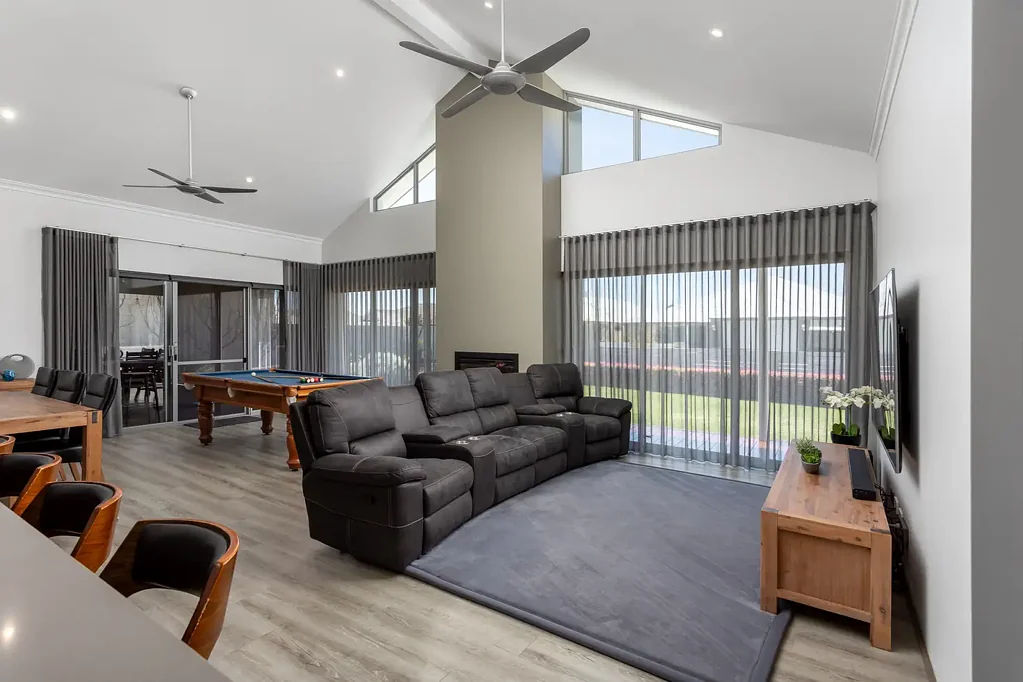 2 Gunwale Elbow, Geographe, WA 6280