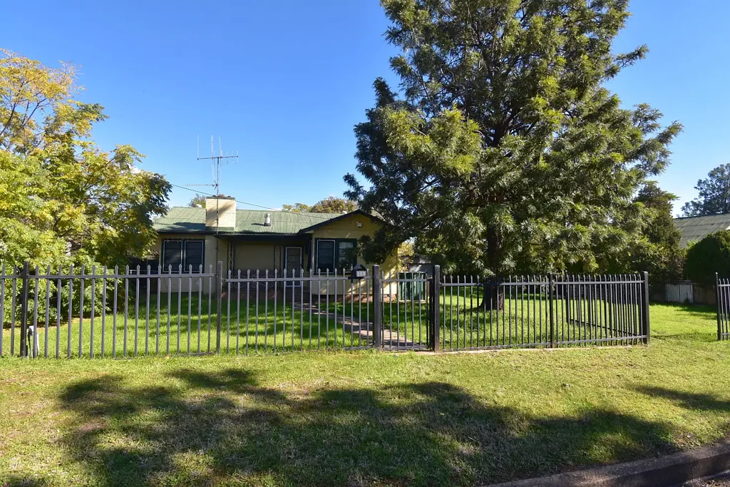 135 Pierce Street, Wellington, NSW 2820
