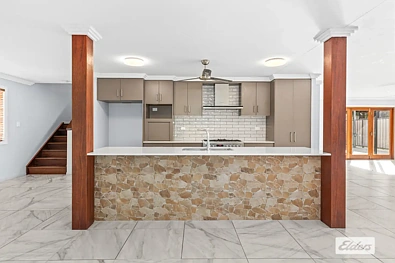 27 Topaz Street, Emerald, QLD 4720, 4房, 2浴, House