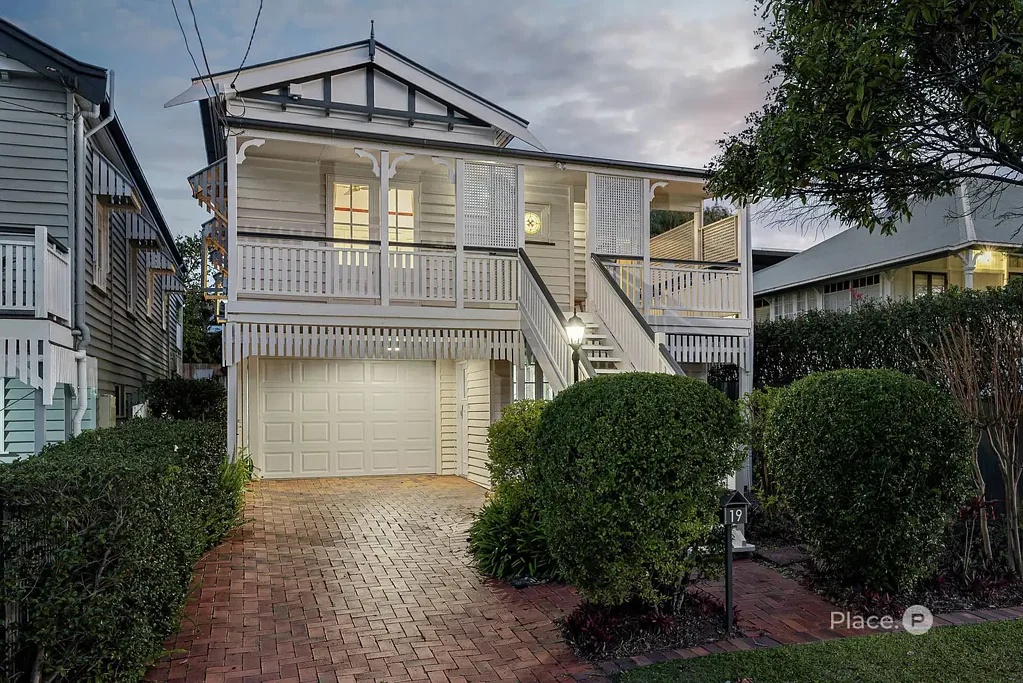 19 Frank Street, Norman Park, QLD 4170