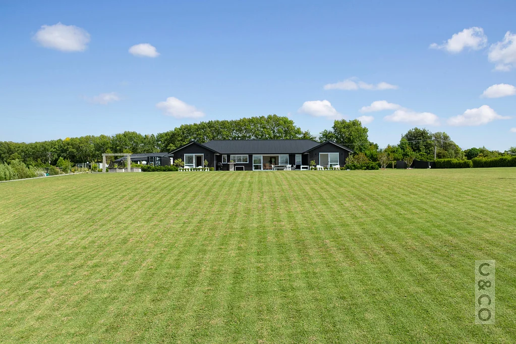 Coatesville 4 Slaapkamer Quality, Modern, Flat Land, Views & More