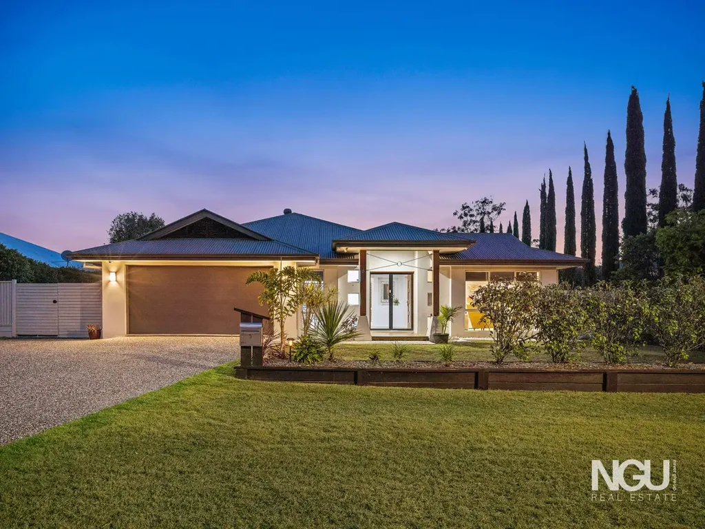 5 Hallow Crescent, Augustine Heights, QLD 4300
