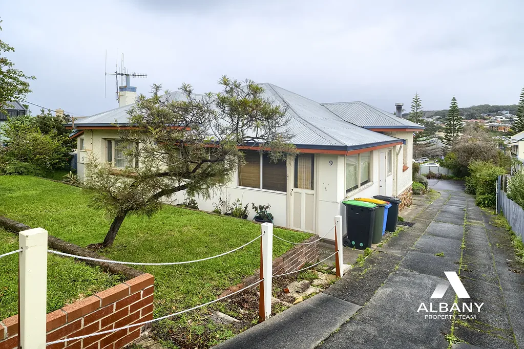Great location, close to town