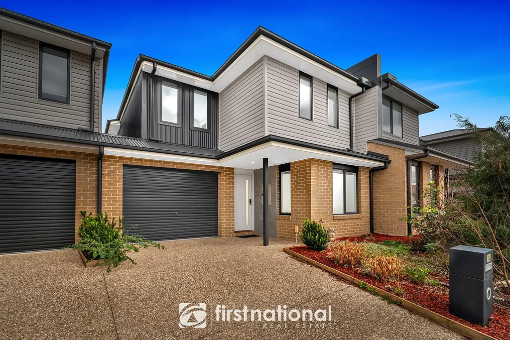 Dandenong North 4ਬੈੱਡਰੂਮ Modern Townhouse in a Convenient Dandenong North Location
