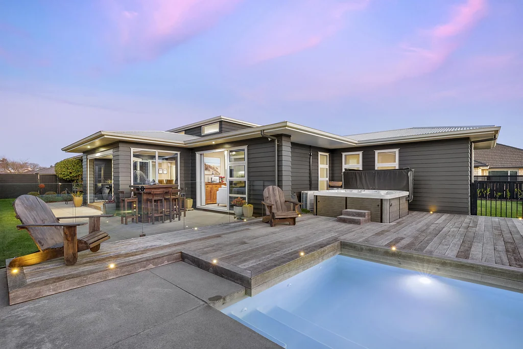 Leamington 4 Bedroom Space, Style and Cambridge Park