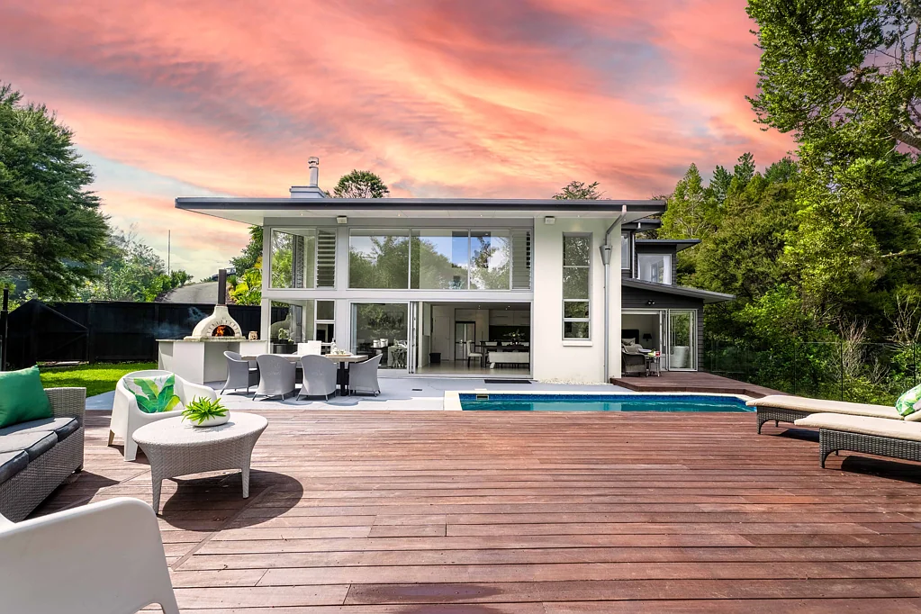 Dairy Flat 5房  Prestige Lifestyle Oasis for the Summer Season