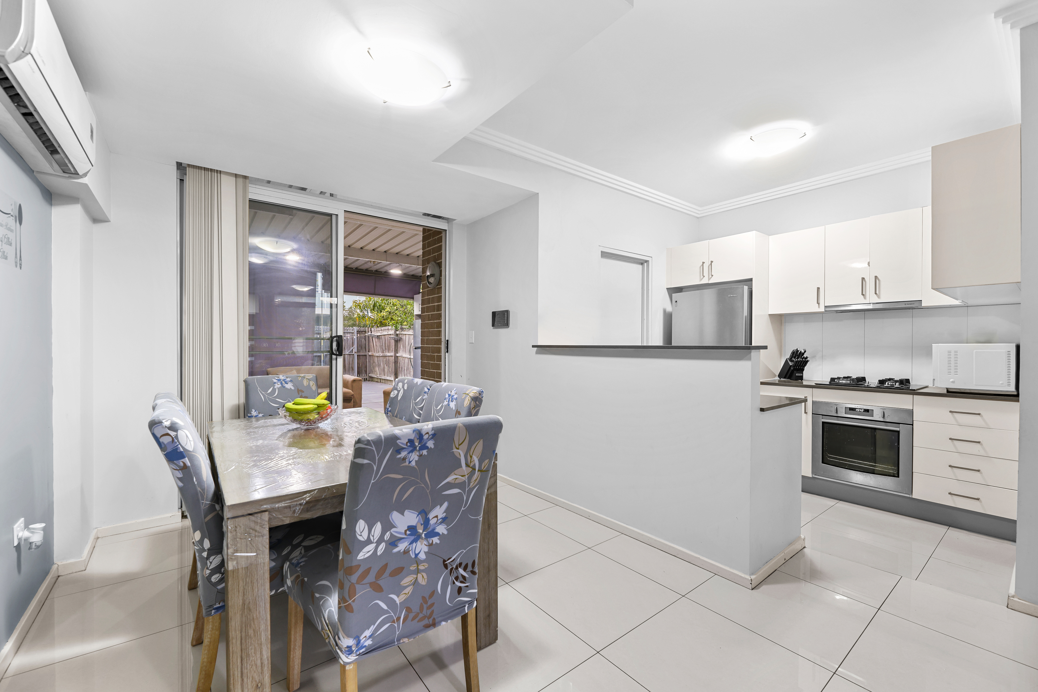 UNIT 4 25-27 HENRY ST, GUILDFORD NSW 2161, 0部屋, 0バスルーム, Townhouse