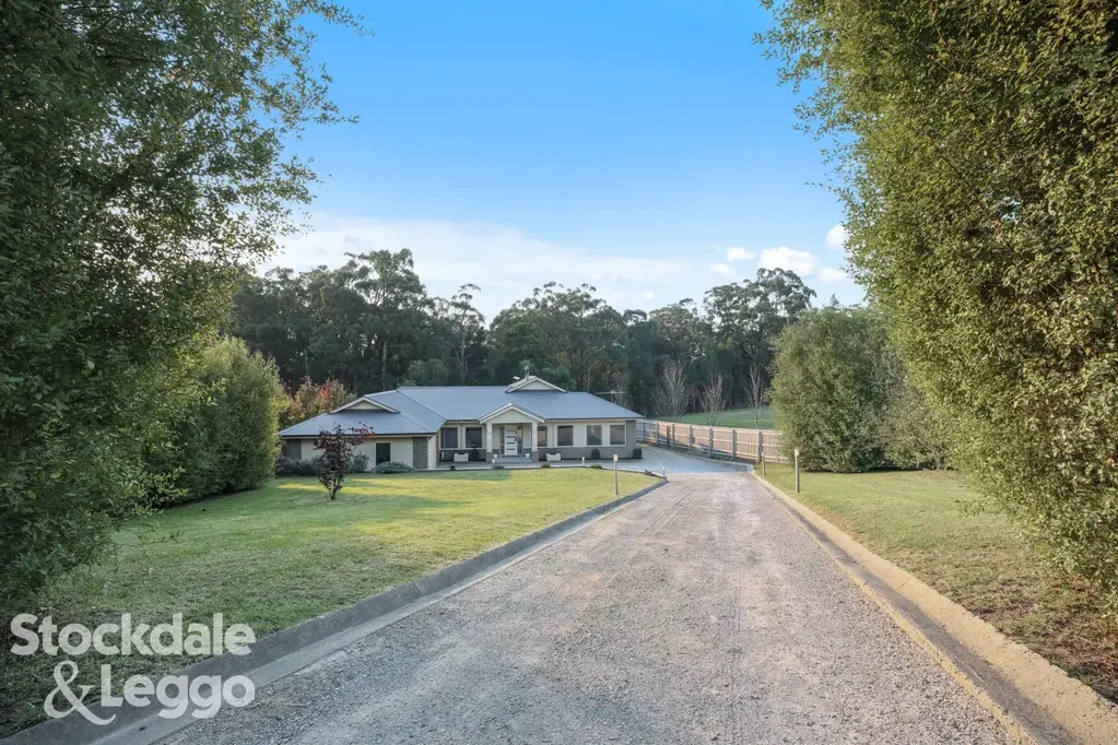 Mirboo North 4 Slaapkamer SPACE, SHEDDING & FAMILY FLEXIBILITY ON HALF AN ACRE