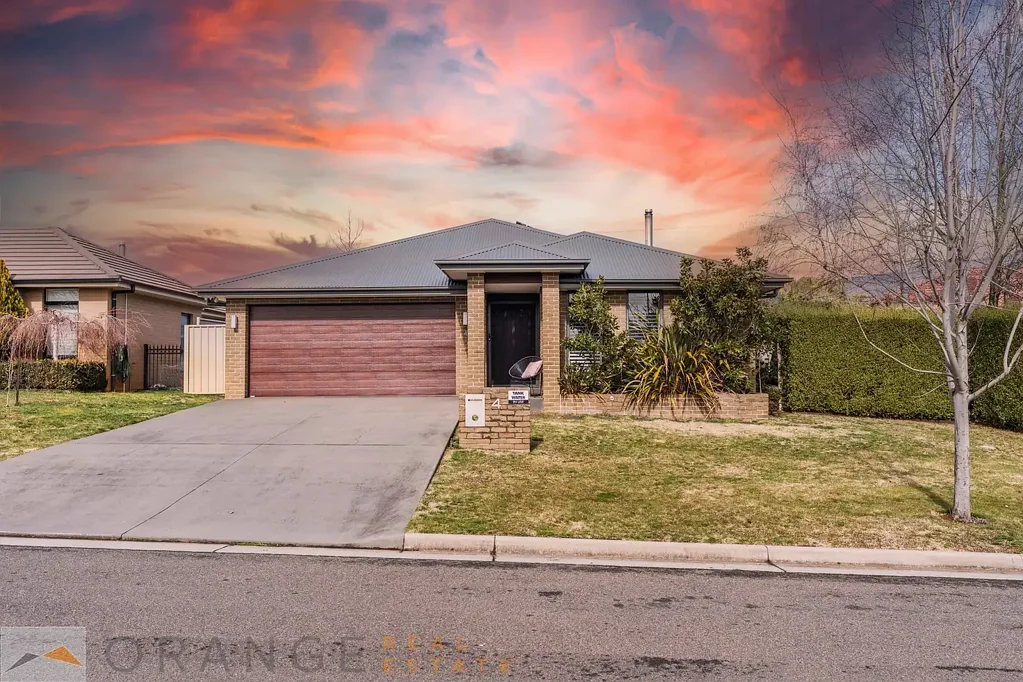 Orange 4 Bedroom This Home Has The Lot