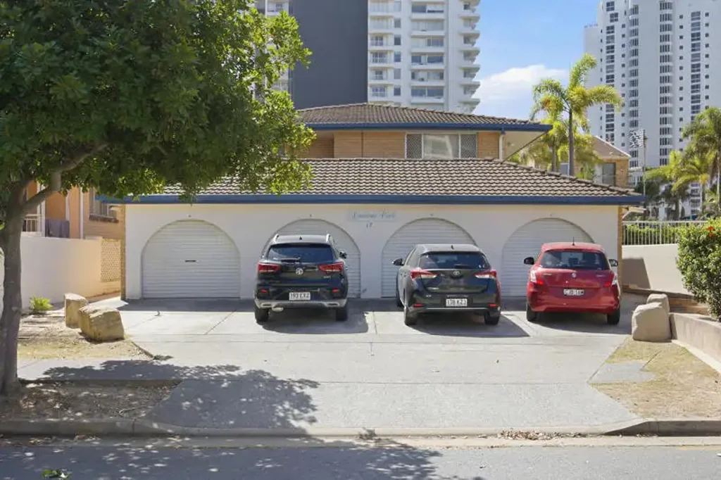 2 Bedroom Older Style Apartment