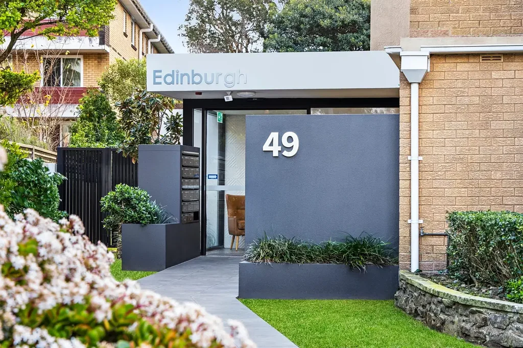 Bondi 3બેડરૂમ Spacious Coastal Apartment with Sunlit Interiors