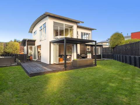 Wanaka 4房  Mountain views & modern living