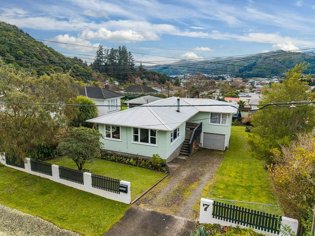 7 Reid Road, Wainuiomata, Lower Hutt, Wellington
