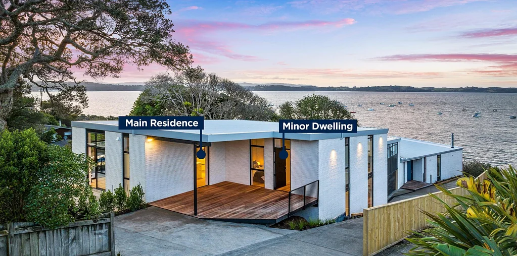 Algies Bay 4Zimmer Refined coastal design with income flexibility