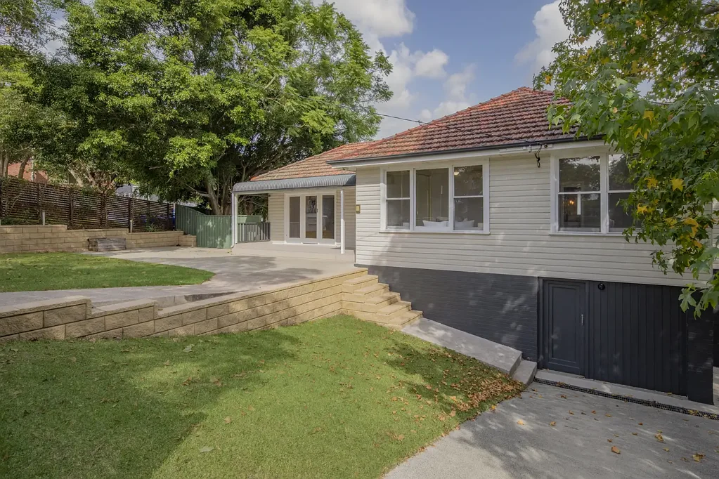 Adamstown Heights 3ห้องนอน Space, Character & Convenience at Your Doorstep